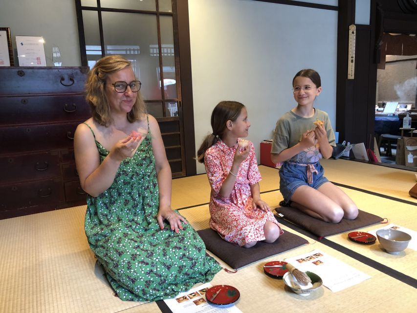 Kyoto: Tea Ceremony Meditation - Make Matcha with Tea Master - Watching the tea master’s demonstration