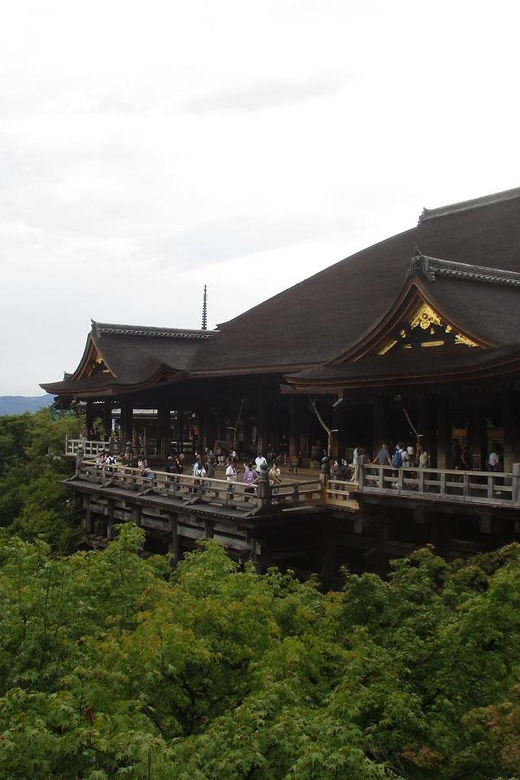 KYOTO: Tempio Kiyomizu Pagode Gion “Geisya” (Guida Italiana) - Minami-za Theatre and the finish at Pontocho