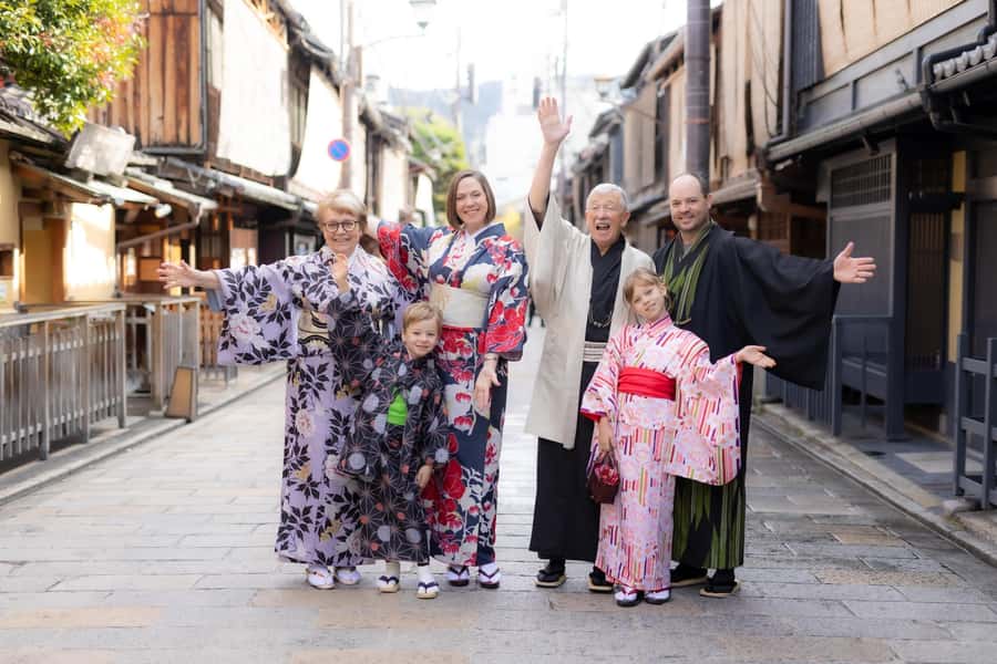Kyoto: Traditional Kimono Rental - Why wearing a kimono changes a Kyoto day