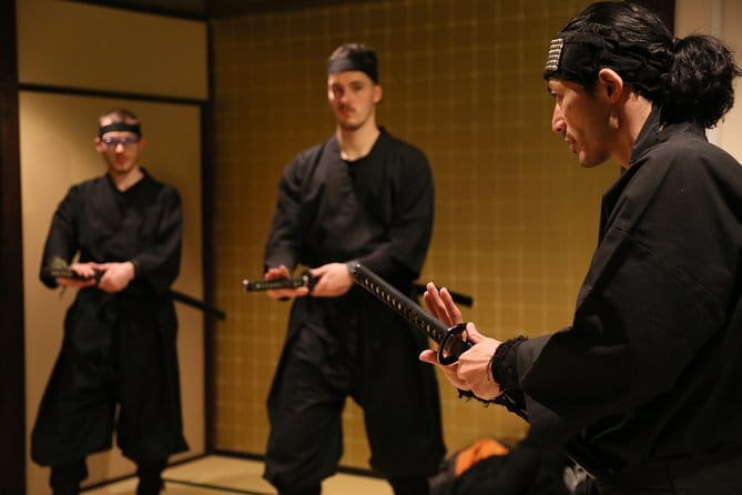 Kyoto Urushi Lacquer Factory Tour and Chopstick Making Experience - Applying fuki-urushi to your chopsticks