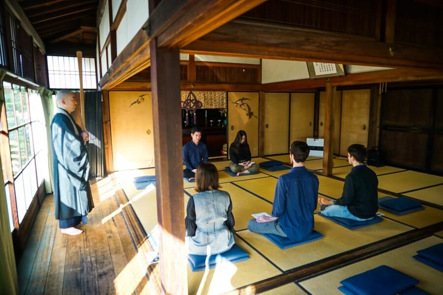 Kyoto: Zen Meditation and Garden Tour at a Temple with Lunch - Tofukuji’s gates, paintings, and temple spaces