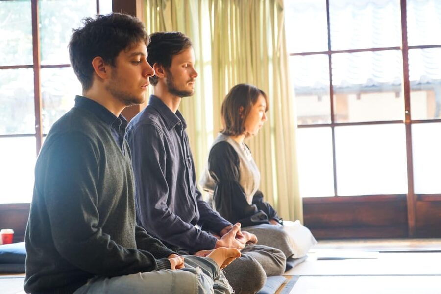 Kyoto: Zen Meditation and Garden Tour at a Temple with Lunch - A guide who makes the difference