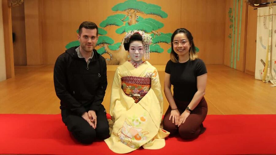 Maiko Dance and Tea Ceremony on a Noh Stage in Kyoto - A maiko performance in the quiet of a Noh theater