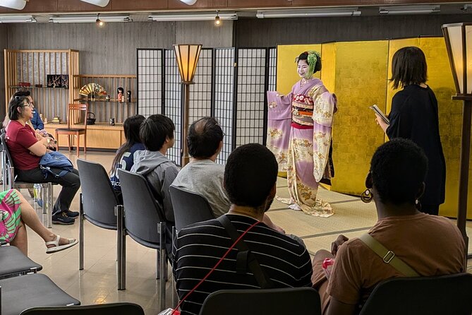 MEET MAIKO: Meet-&-Greet, Maiko Show & Experience in Kyoto - Meeting a Maiko at Kyoto Handicraft Center