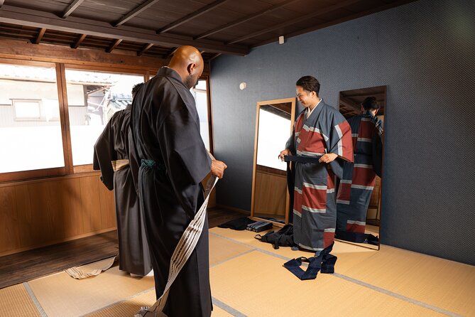 Men's Kimono Lesson and Shopping in Kyoto - What Makes the Guide a Good Fit