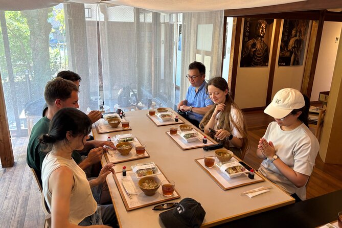 Nara Highlight Walking Tour with Furoshiki Experience with Lunch - Tamukeyama Hachimangu and the road to Nigatsu-do