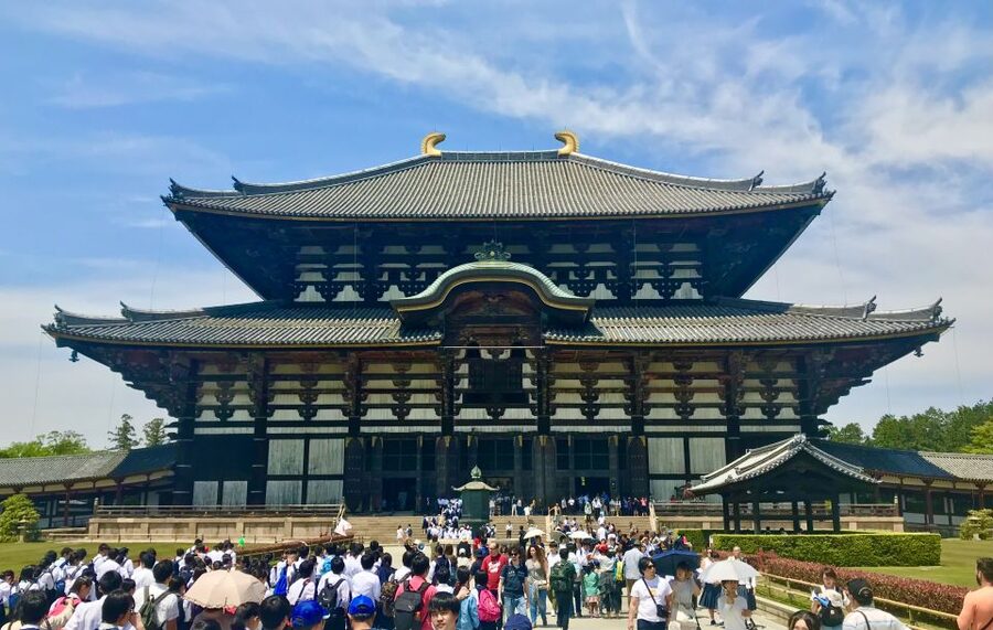 Nara: Todai-ji y parque de Nara (Spanish Guide) - Nigatsu-do adds views after the main temple
