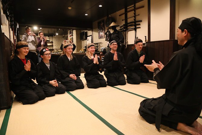 Ninja 1-hour Hands-on Lesson by Japanese master in Kyoto -Entry - The trick house and secret-room demonstration