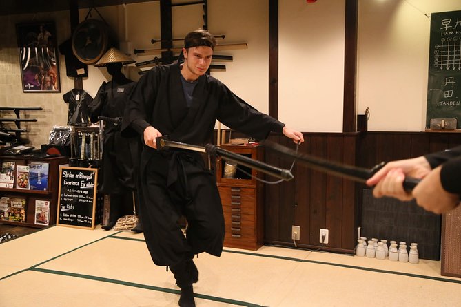 Ninja 2-hour Hands-on Lesson by Japanese master in Kyoto -Medium - Trying kunai, shuriken, and rope techniques