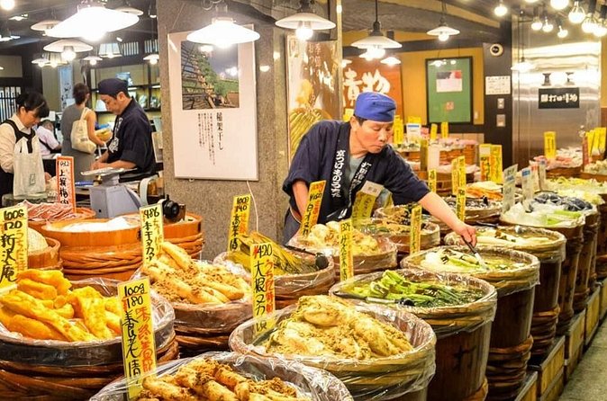Nishiki Market Kyoto Foodie Tour with Expert Guide - Who should book this private food tour?