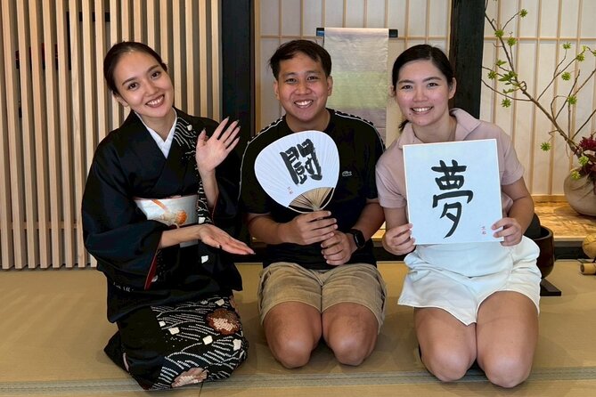【OKADA】Kyoto Japanese calligraphy experience (shodo) - Getting started with brush, ink, and posture
