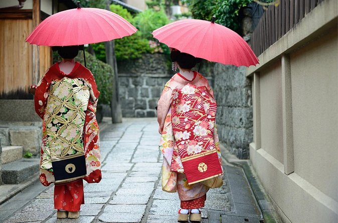 One Hour Geisha Show in Gion Kyoto - Photos close the experience