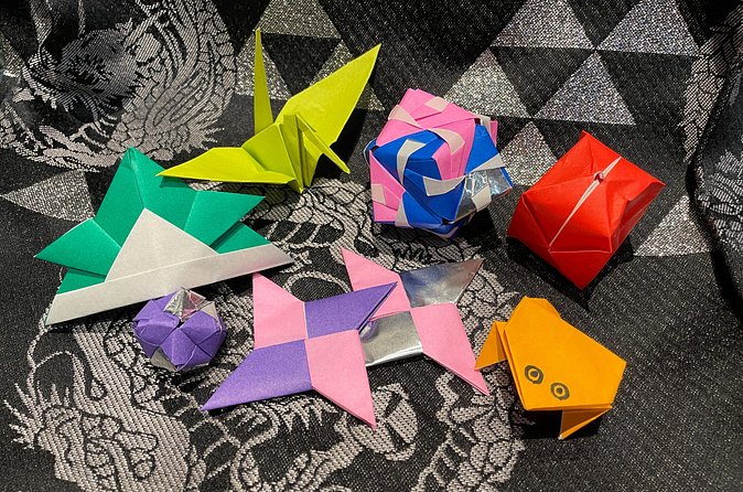 Origami Workshop Near Kiyomizu Dera Temple in Kyoto - A souvenir that takes almost no suitcase space