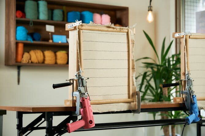 Original rugs handmade in Kyoto - Choosing From 60 Thread Colors