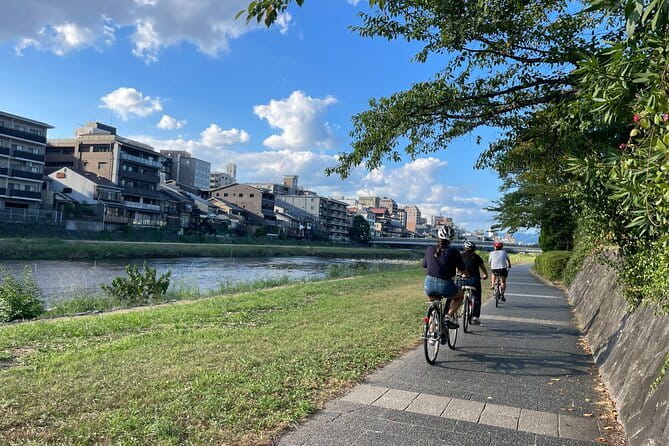 Pedal Adventure Kyoto E-Bike tour : True Kyoto Avoid the crowds - Why cycling works so well in Kyoto