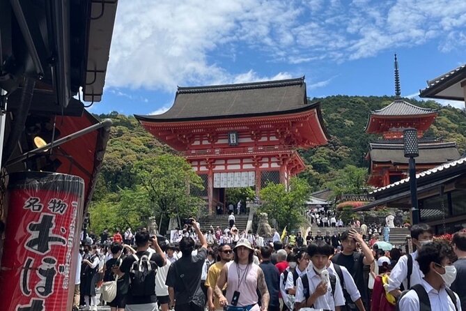 Private Custom Tour of Kiyomizu & Yasaka—by Young Local Guides - Why this private Kyoto walk works