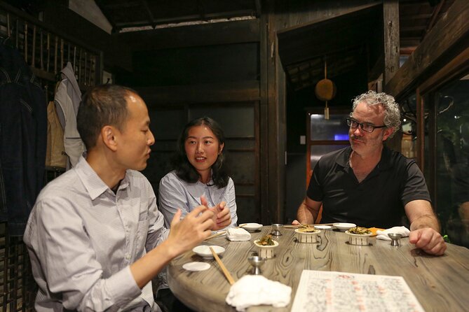 Private Food & Sake Tour in Central Kyoto with Sake Sommelier - Meeting Kenji in central Kyoto