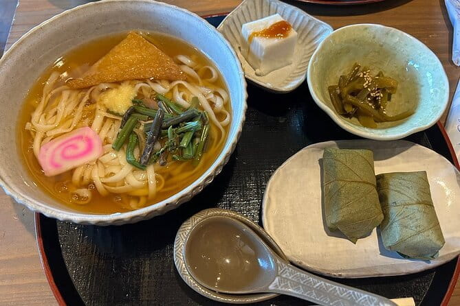 Private Guided Half-Day Walking Tour in Yoshinoyama - Lunch, transport, and the real cost