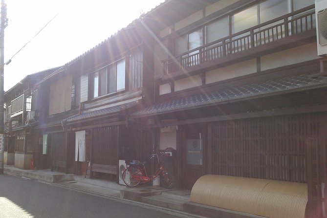 Private Japanese music concert - What you hear: koto and kokyu