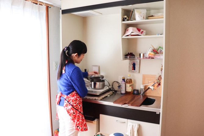 Private Kyoto Sushi Cooking Class & Tea Ceremony with Emika - Cooking Kyoto food in a private home
