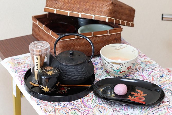 Private Kyoto Sushi Cooking Class & Tea Ceremony with Emika - Adding the supermarket and produce-market visit