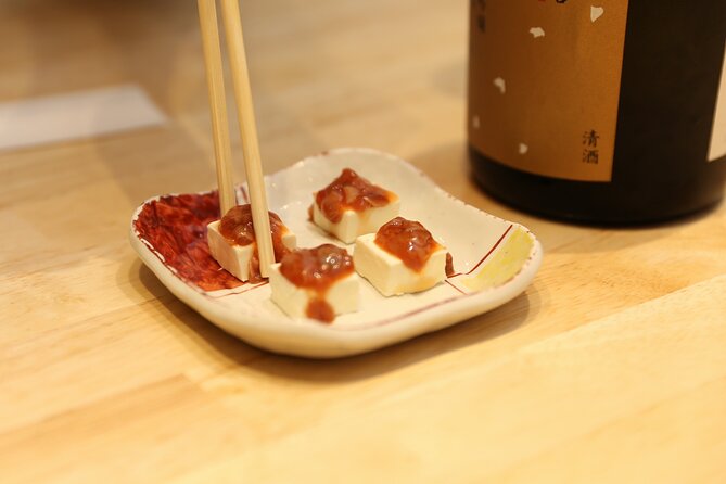 Private Sake Tasting in Central Kyoto with Sake Sommelier - The standing bar setting, useful but not for everyone