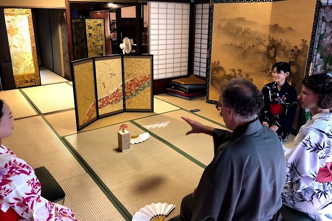 Private Tea Ceremony and Sake Tasting in Kyoto Samurai House - A quiet tea room close to Kyoto Station