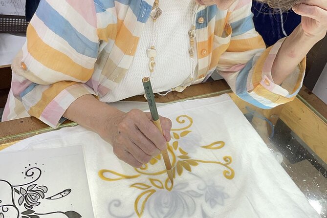 Roketsu dyeing experience: M course Roketsu Dyeing Experience - Applying wax to your shirt, bag, or banner