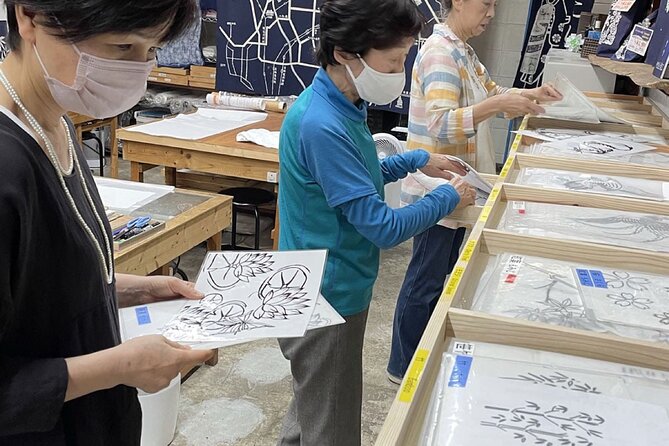 Roketsu dyeing experience: M course Roketsu Dyeing Experience - Choosing your fabric and pattern