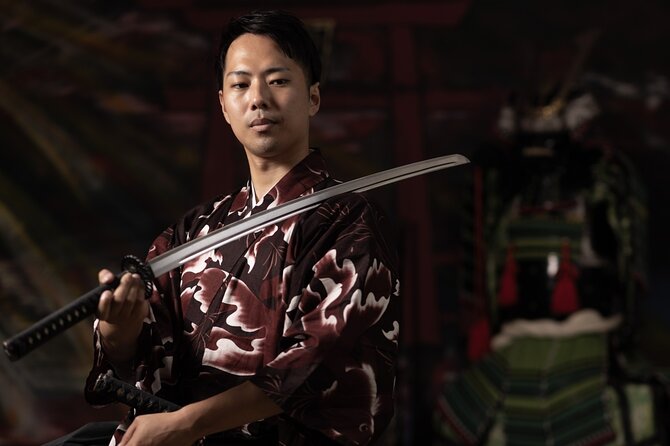Samurai Training with Modern day Musashi in Kyoto - Learning one complete kata