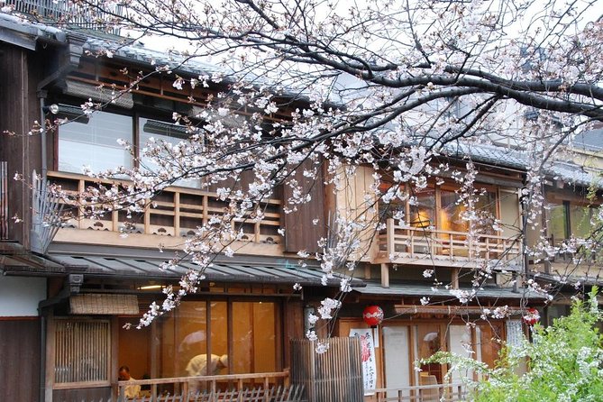 Shared Departure Transfer : Kyoto City to Kansai International Airport - Why this Kyoto airport transfer can make sense