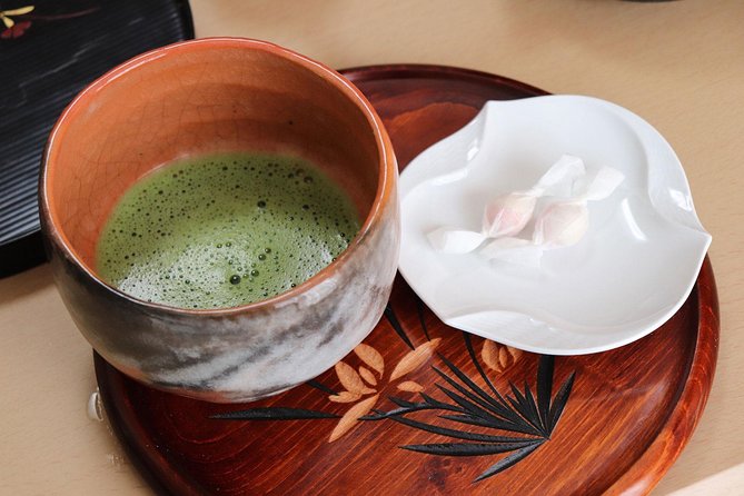 Sushi or Traditional Japanese Cuisine in a Kyoto Home with Emika - Key Points at a Glance