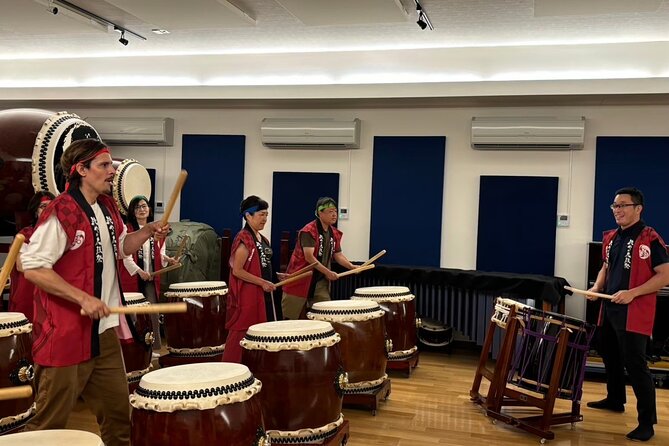TAIKO, Japanese Drum Experience from Kyoto - The professional demonstration sets the pace