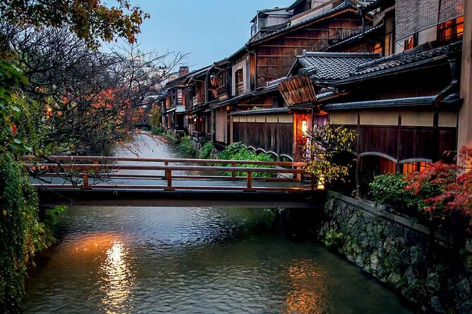 Takashi's local food adventure through Gion Kyoto tips of Ramen - Key points to know before booking