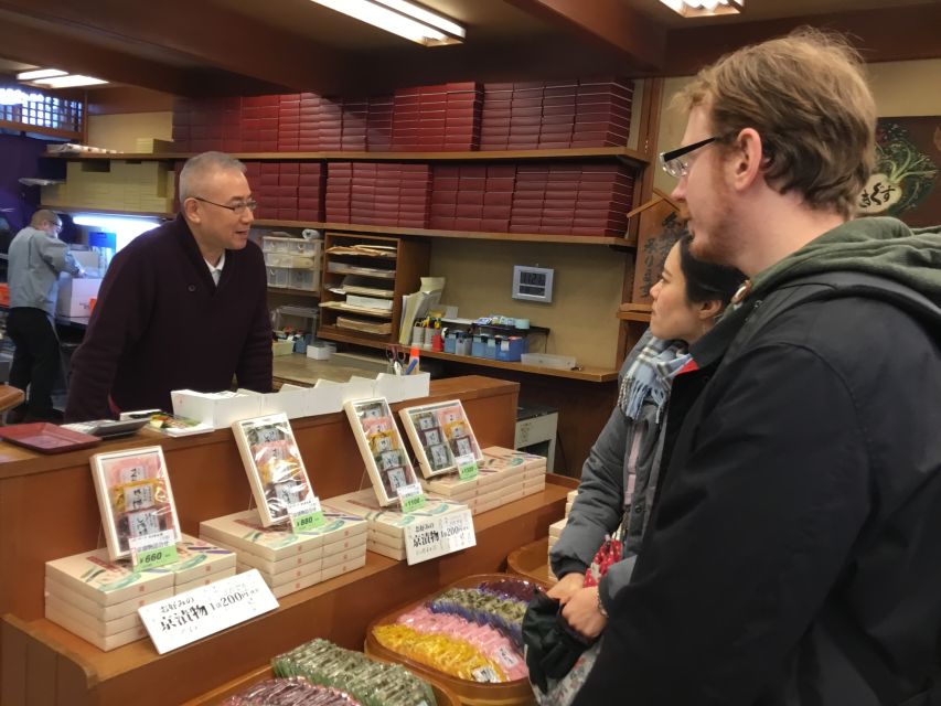 Taste of Nishiki Market Walking Food Tour with Local guide - What the guide adds to the food