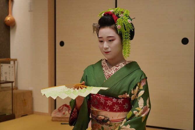 The Art of Geisha: Exclusive Show & Gion Walking Tour - A short walk through Gion at 3:00 pm