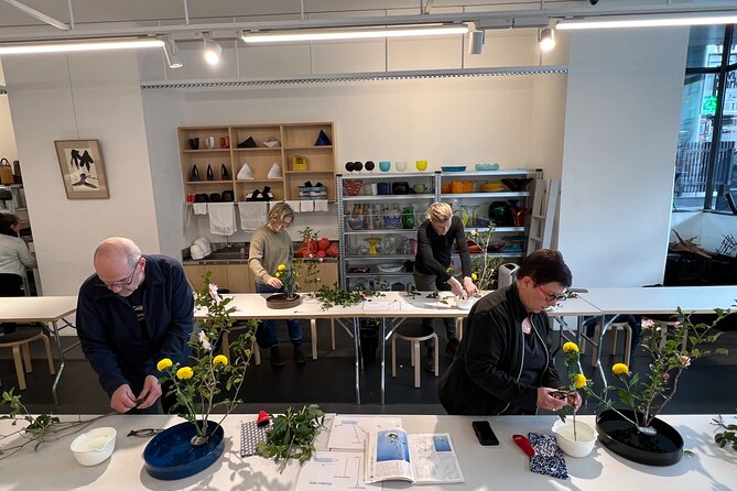 Traditional Japanese Flower Styling Workshop - Ikebana in Kyoto - Learning the forms, philosophy, and flower care