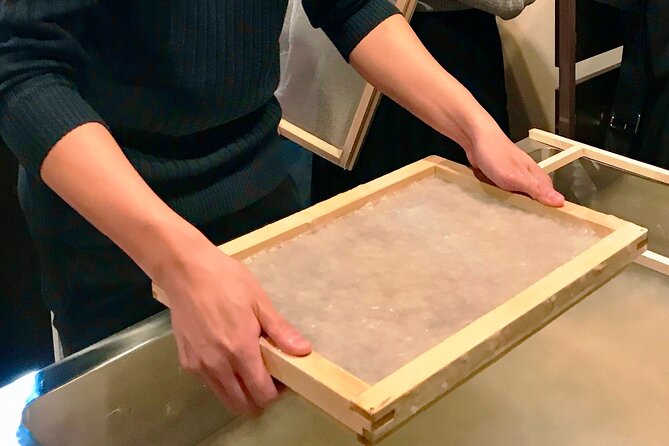 Traditional Japanese Washi Papermaking- Kyoto morning - Key points at a glance