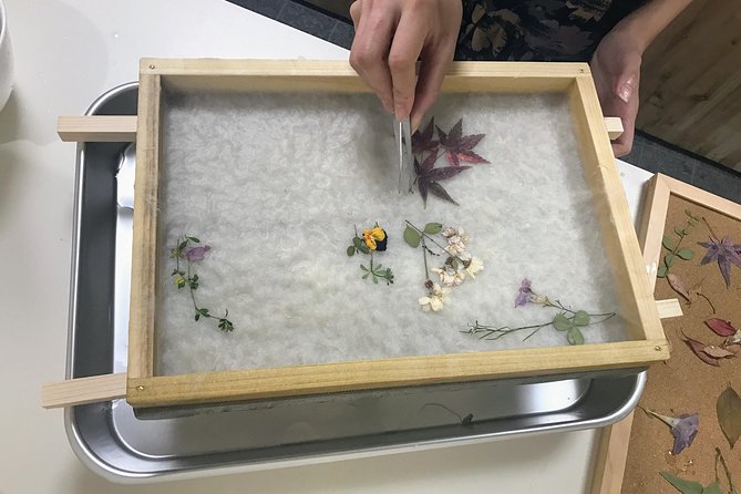 Traditional Japanese Washi Papermaking- Kyoto morning - Choosing postcards, a mat, a lantern, or a wall panel